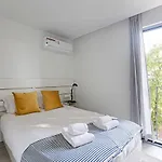 Daire Stylish Flat W/ Gym & Parking By Lovelystay