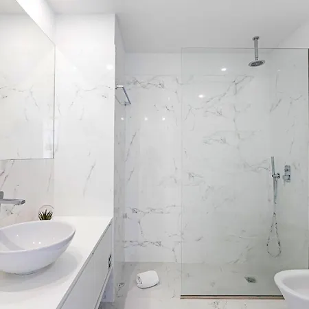 Stylish Flat W/ Gym & Parking By Lovelystay Appartement Oporto