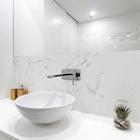 Stylish Flat W/ Gym & Parking By Lovelystay Porto