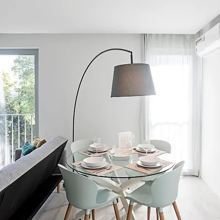 Stylish Flat W/ Gym & Parking By Lovelystay Порту