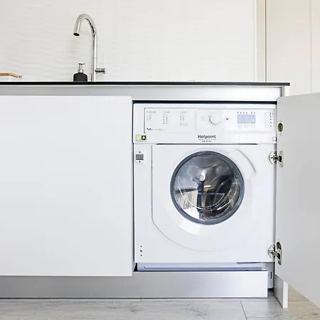 Stylish Flat W/ Gym & Parking By Lovelystay Apartmán Porto