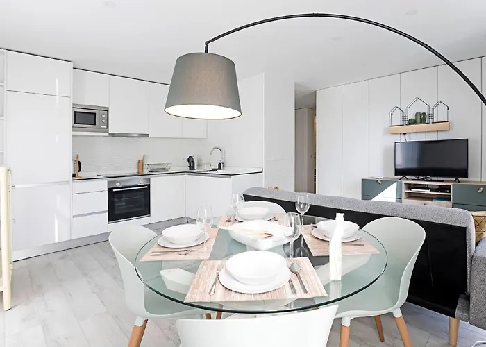 Apartament Stylish Flat W/ Gym & Parking By Lovelystay