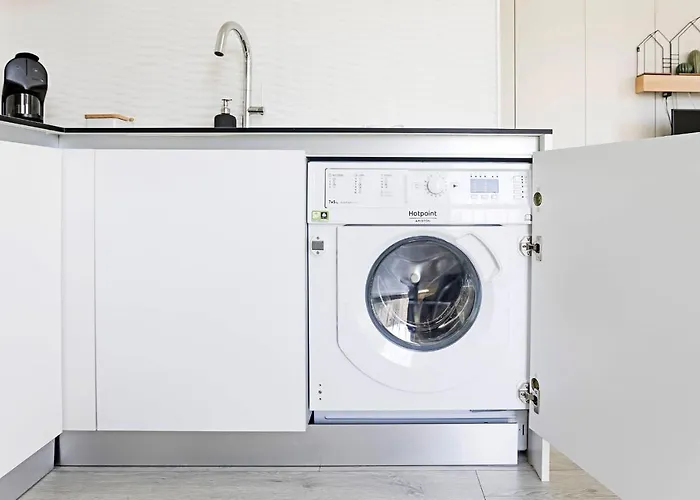 Stylish Flat W/ Gym & Parking By Lovelystay Apartament Porto