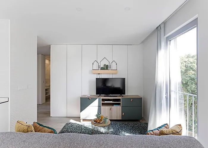 Stylish Flat W/ Gym & Parking By Lovelystay Апартаменты *