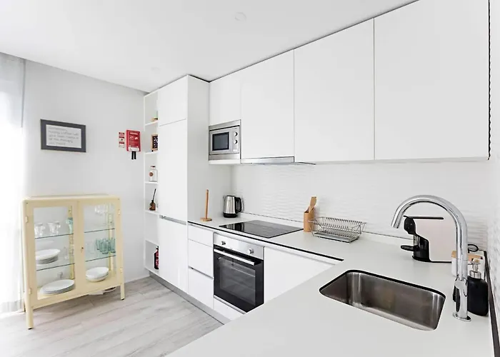 Stylish Flat W/ Gym & Parking By Lovelystay Апартаменты