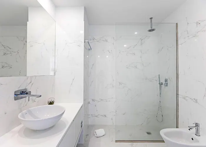 Stylish Flat W/ Gym & Parking By Lovelystay Апартаменты Порту