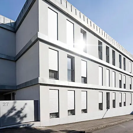 아파트 Stylish Flat W/ Gym & Parking By Lovelystay 포르투